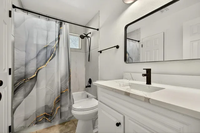 $364,900 | 7823 Autumn Hollow Lane, Houston, TX 77041