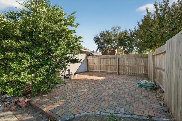 $364,900 | 7823 Autumn Hollow Lane, Houston, TX 77041