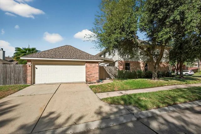 $364,900 | 7823 Autumn Hollow Lane, Houston, TX 77041