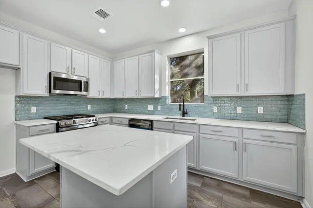 $364,900 | 7823 Autumn Hollow Lane, Houston, TX 77041