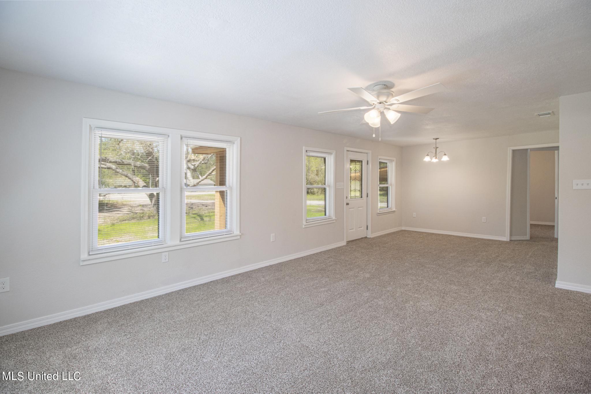 9024 Saracennia Road Moss Point, MS 39562 - Photo 7 of 27 9024 Saracennia-123005