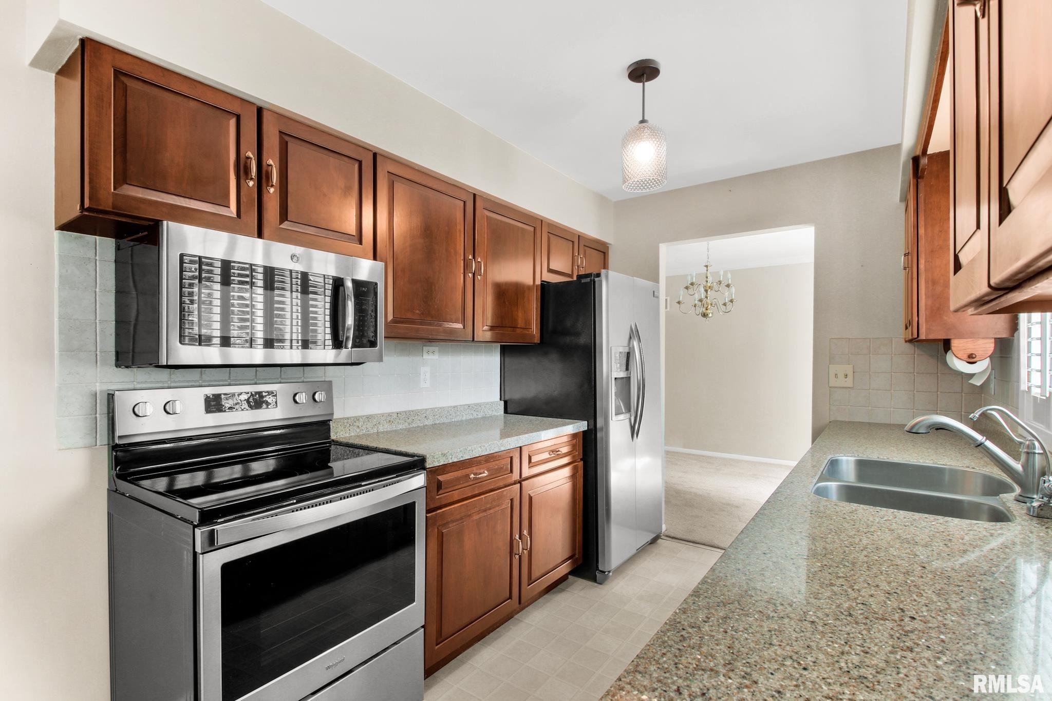 8106 North Blackbridge Road Edwards, IL 61528 - Photo 11 of 38 Gallery Image 11