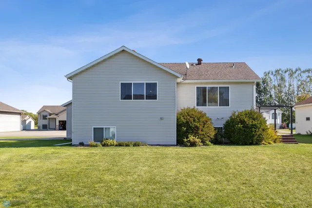 $405,000 | 512 9th Street Northeast, Dilworth, MN 56529