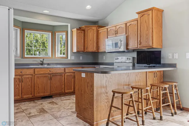 $405,000 | 512 9th Street Northeast, Dilworth, MN 56529