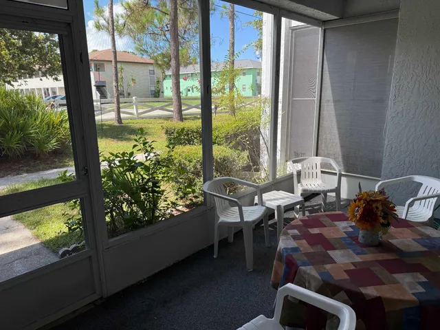 $89,900 | 857 Southeast Mayo Drive, Crystal River, FL 34429