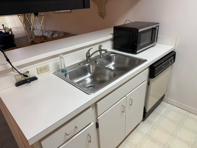 $89,900 | 857 Southeast Mayo Drive, Crystal River, FL 34429