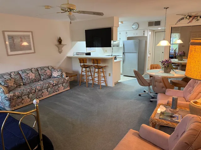 $89,900 | 857 Southeast Mayo Drive, Crystal River, FL 34429