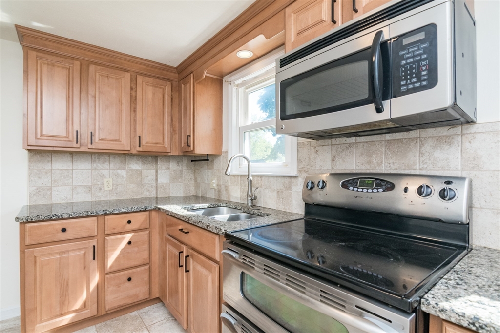 73 Catalpa Terrace Springfield, MA 01119 - Photo 14 of 31