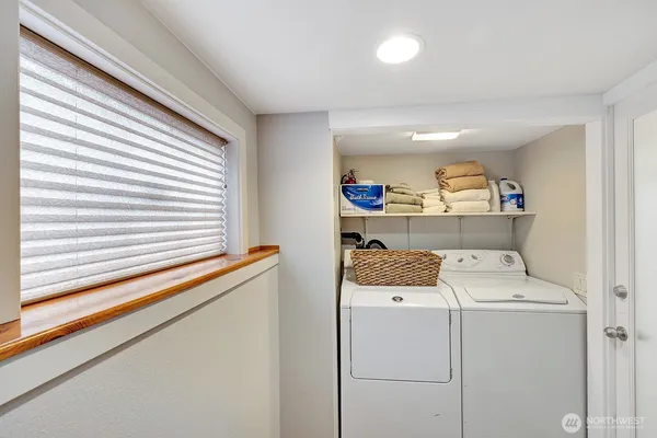 $2,195 | 7911 5th Avenue Northeast, Unit 2, Seattle, WA 98115