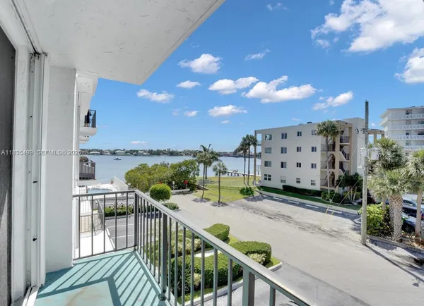 $175,000 | 301 Croton Avenue, Unit 203, Lantana, FL 33462
