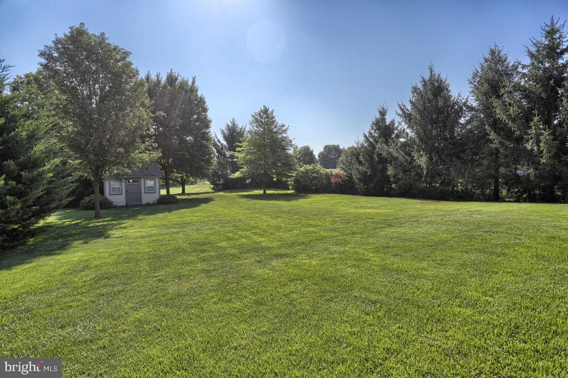 527 South Locust Street Lititz, PA 17543 - Photo 31 of 35