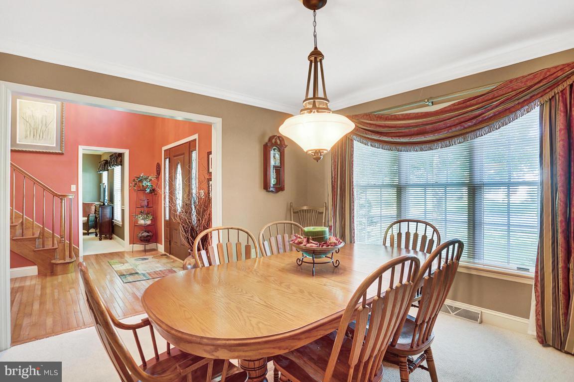 527 South Locust Street Lititz, PA 17543 - Photo 5 of 35
