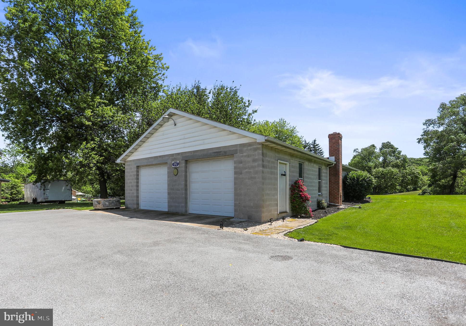 1995 Hanover Pike Hanover, PA 17331 - Photo 13 of 51