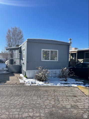 189 South Main Street, Unit 76 Layton, UT 84041 - Photo 2 of 2 View of front of house
