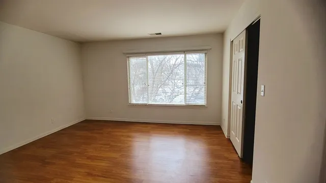 $2,500 | 2125 Fulham Drive, Unit 2125, Naperville, IL 60564