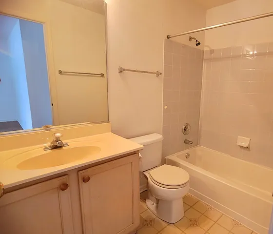 $2,500 | 2125 Fulham Drive, Unit 2125, Naperville, IL 60564