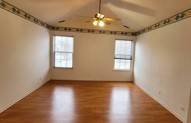 $2,500 | 2125 Fulham Drive, Unit 2125, Naperville, IL 60564