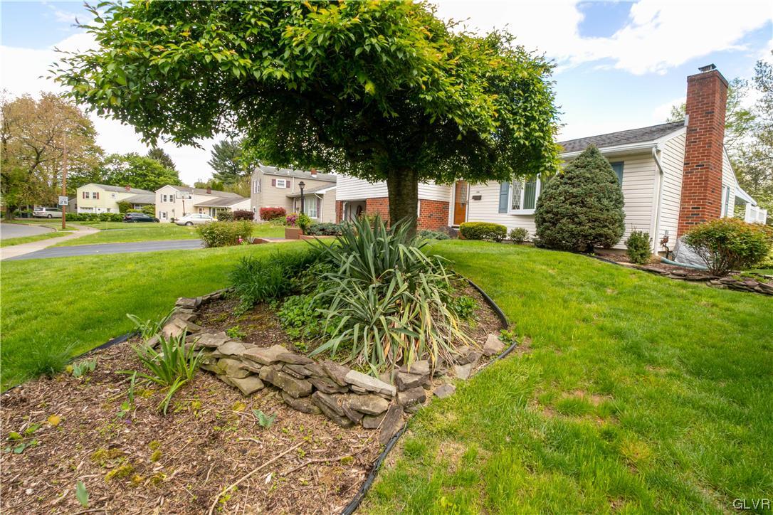 2636 Nottingham Road Bethlehem, PA 18017 - Photo 7 of 50 Gallery Image 7