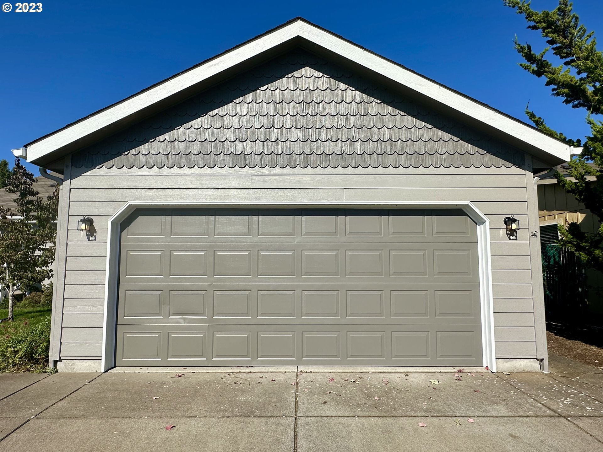 5275 Bridgewater Drive Eugene, OR 97402 - Photo 4 of 18 a view of entrance