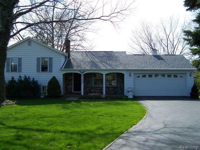 2142 Howe Road Burton, MI 48519 - Photo 1 of 11 howe 011