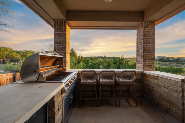 $675,000 | 21824 Rock Wren, Spicewood, TX 78669