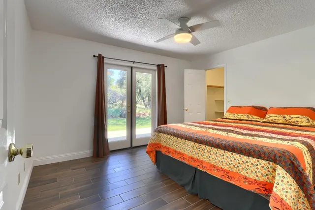 a view of walk in closet