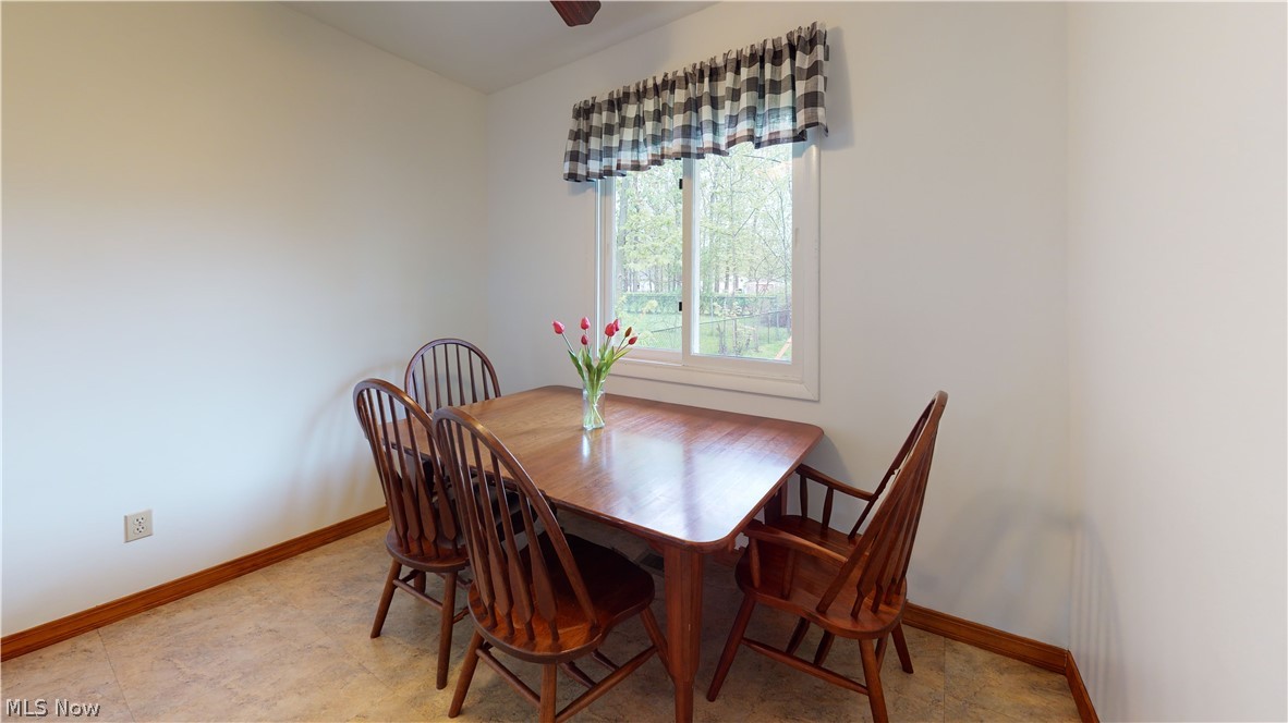 7264 Reynolds Road Mentor, OH 44060 - Photo 4 of 14 Eat-in Kitchen