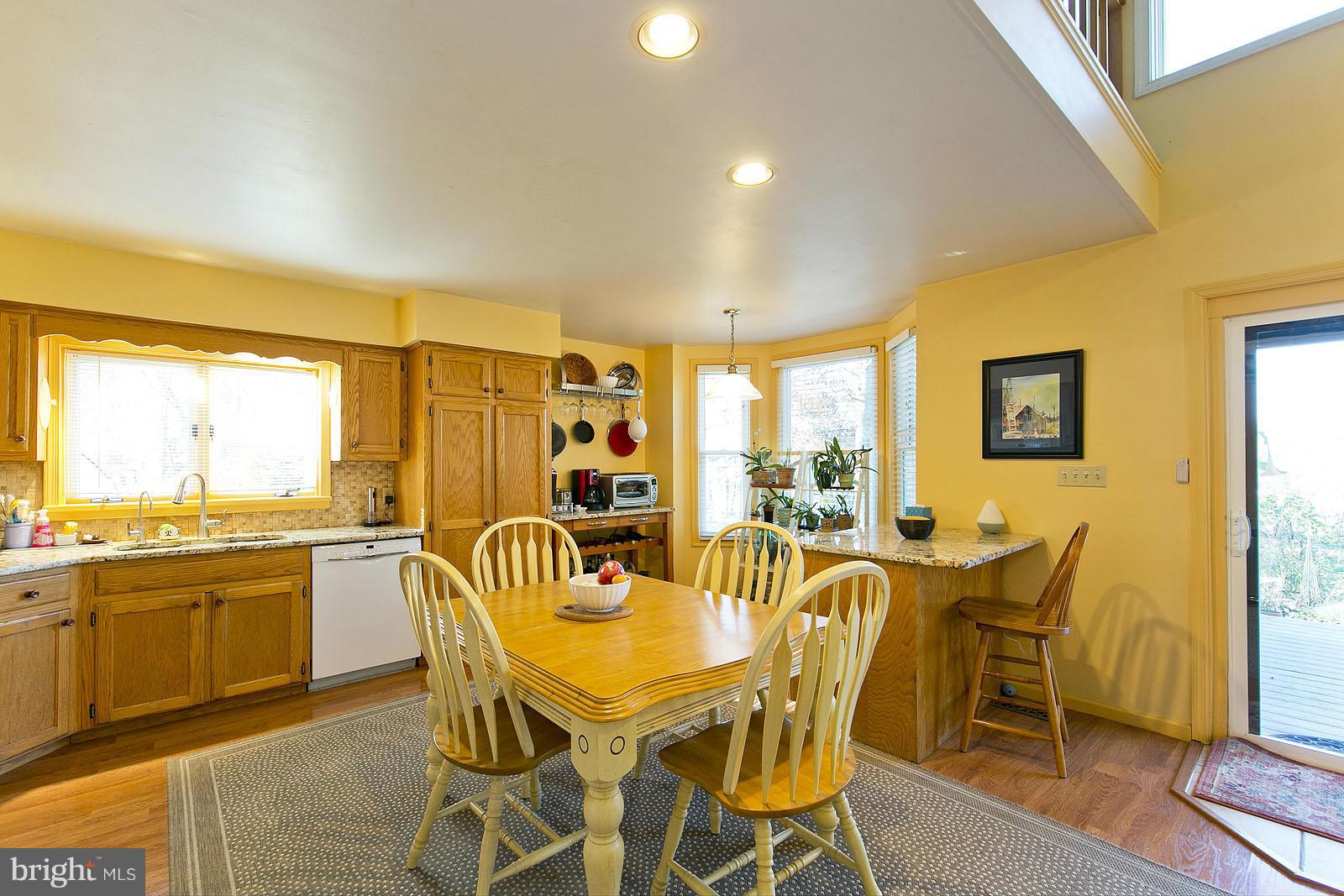 128 Old Baltimore Road Winchester, VA 22603 - Photo 7 of 30 Kitchen with eat in space