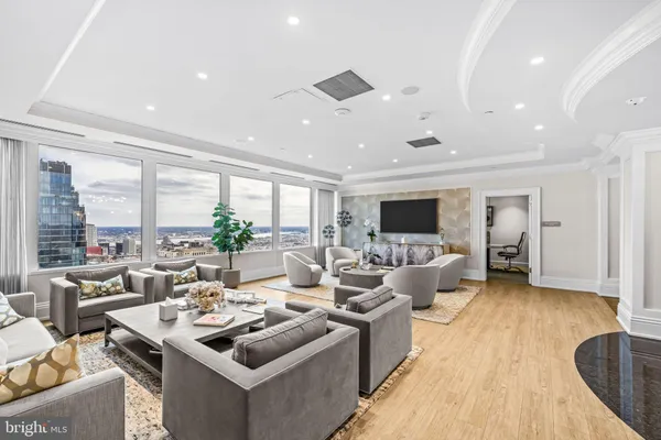 $1,769,000 | 50 South 16th Street, Unit 5602, Philadelphia, PA 19103
