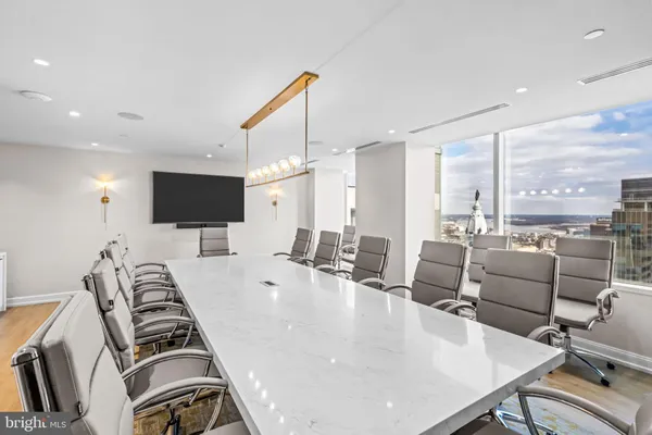 $1,769,000 | 50 South 16th Street, Unit 5602, Philadelphia, PA 19103