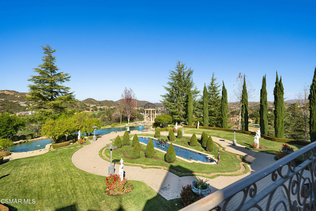 900 West Stafford Road Thousand Oaks, CA 91361 - Photo 63 of 73 a view of a swimming pool with a patio
