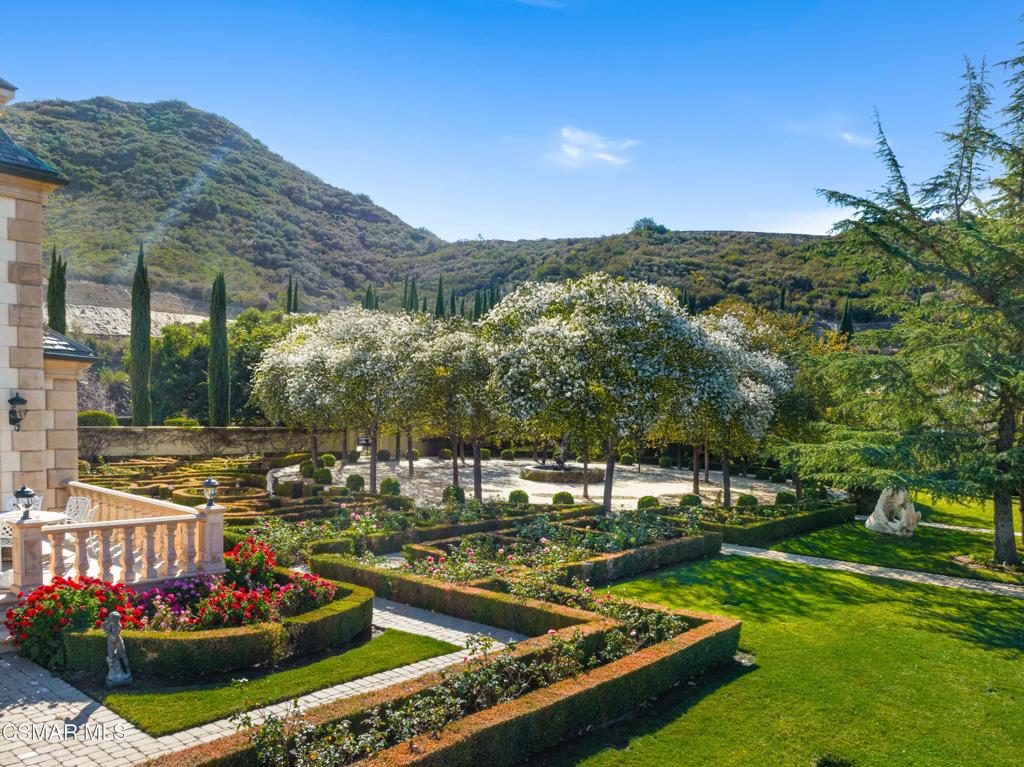 900 West Stafford Road Thousand Oaks, CA 91361 - Photo 68 of 73 a view of a swimming pool with a patio
