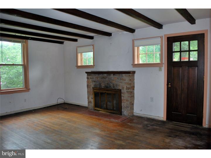 2281 Bristol Road Warrington, PA 18976 - Photo 6 of 16 Living Room