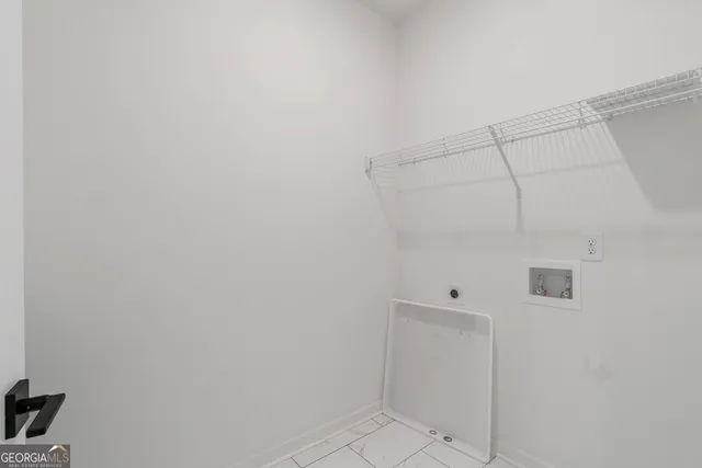 a view of a utility room