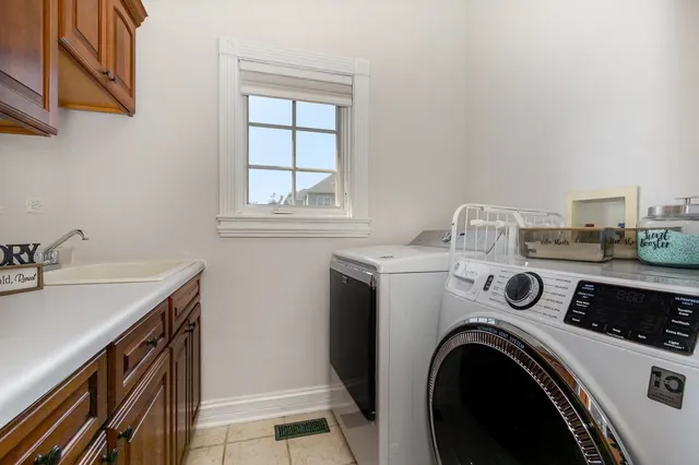 $465,000 | 1819 Country Hills Drive, Yorkville, IL 60560