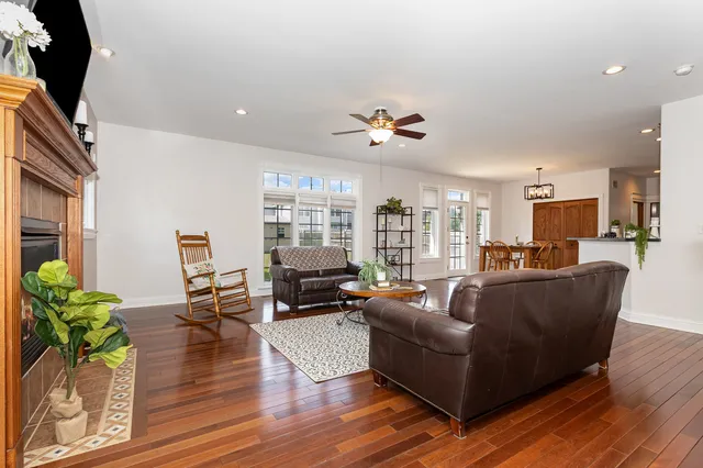 $475,000 | 1819 Country Hills Drive, Yorkville, IL 60560