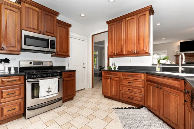 $475,000 | 1819 Country Hills Drive, Yorkville, IL 60560