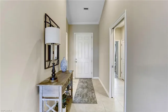 a view of entryway with livingroom