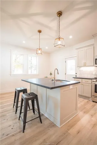 $2,950 | 1406 East 29th Street, Bryan, TX 77802