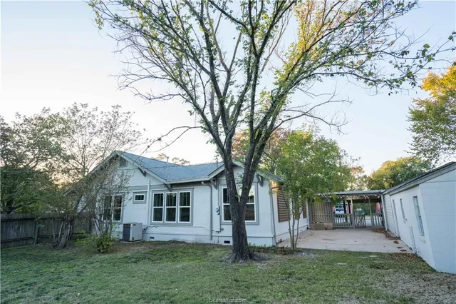 $2,950 | 1406 East 29th Street, Bryan, TX 77802