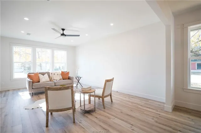 $2,950 | 1406 East 29th Street, Bryan, TX 77802