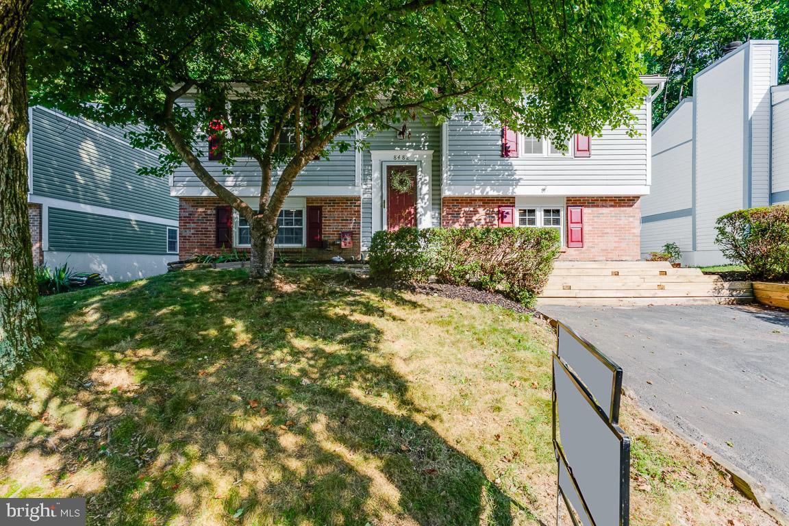8482 Magic Tree Court Springfield, VA 22153 - Photo 27 of 34 Split Foyer