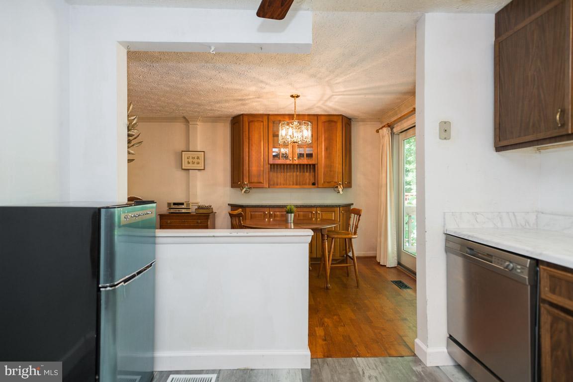 8482 Magic Tree Court Springfield, VA 22153 - Photo 32 of 34 Gallery Image 32