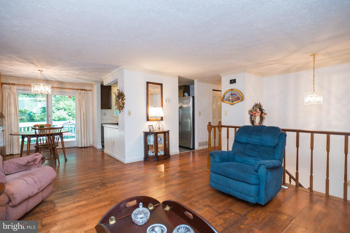8482 Magic Tree Court Springfield, VA 22153 - Photo 7 of 34 Gallery Image 7