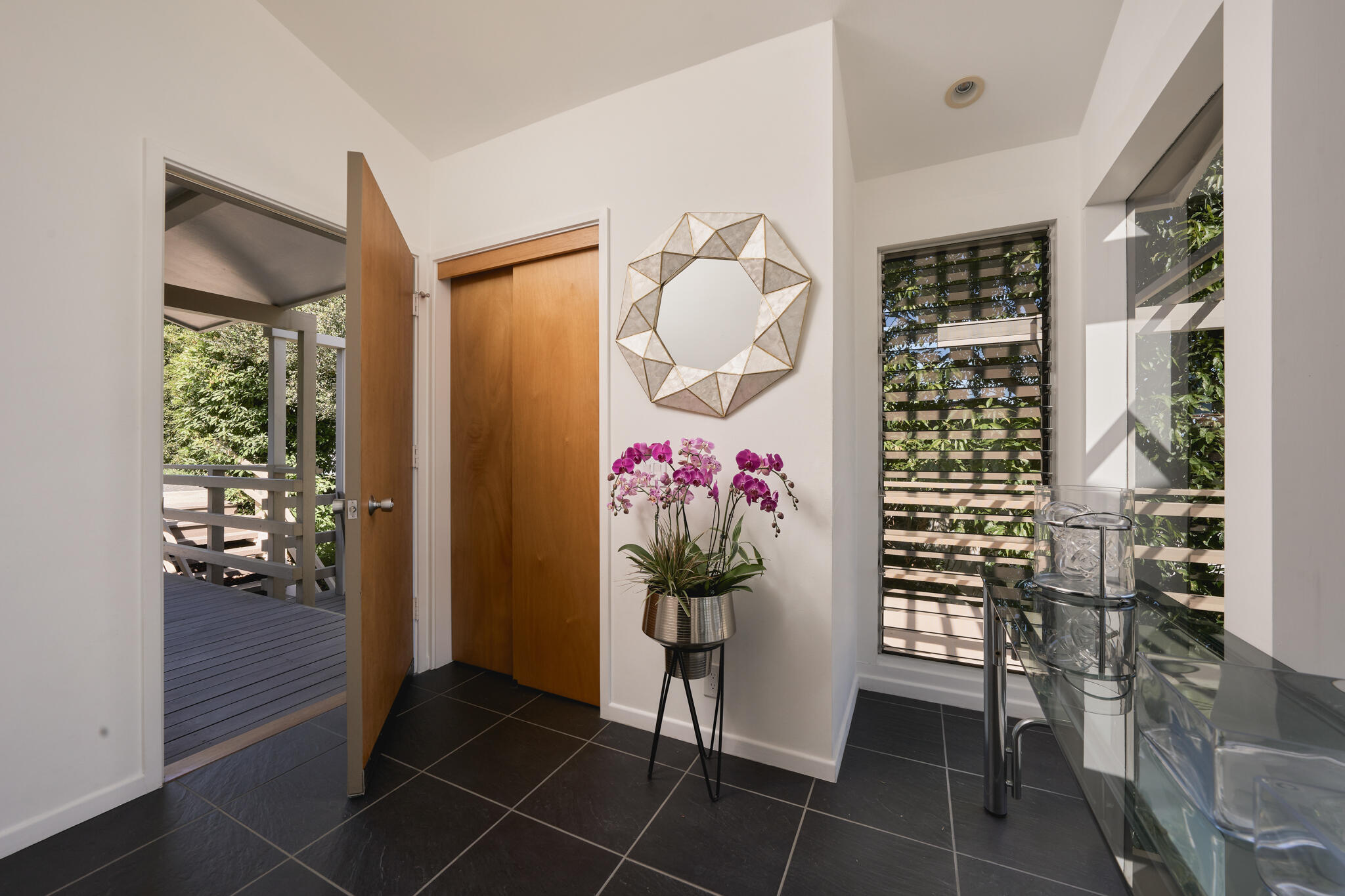 395 Loma Media Road Santa Barbara, CA 93103 - Photo 4 of 23 395 Loma Media-05