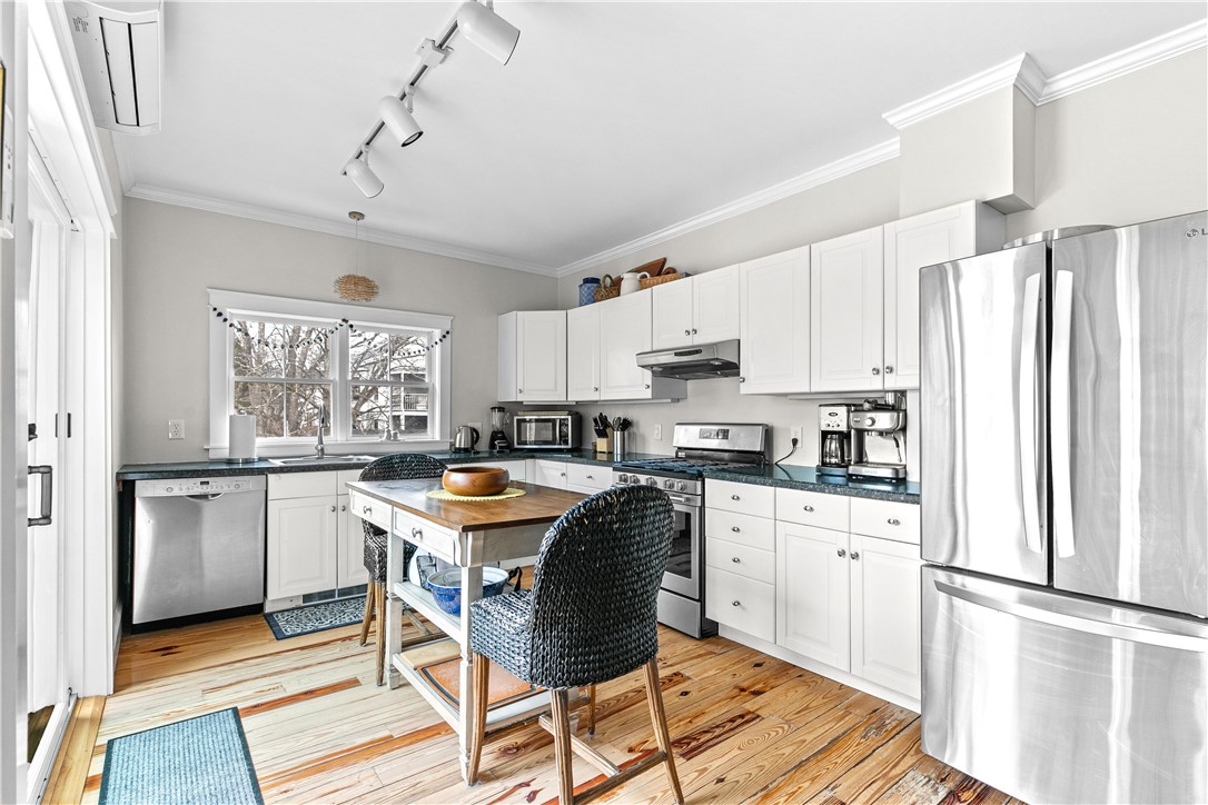6 Gladding Court Newport, RI 02840 - Photo 24 of 35 unit 2 Kitchen