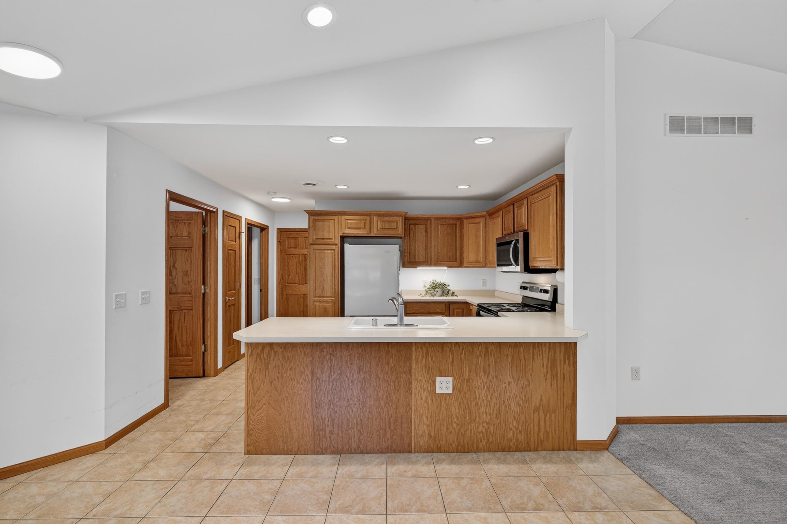 669 Springbrook Circle DeForest, WI 53532 - Photo 19 of 57