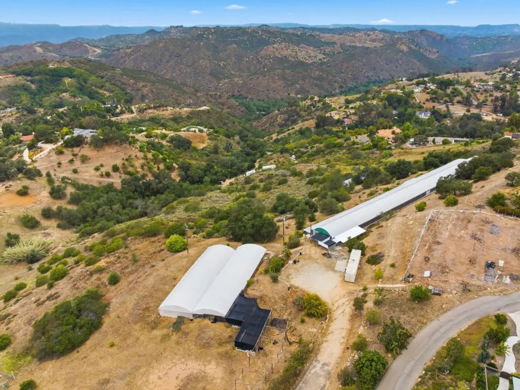 803 Road Fallbrook Ca Fallbrook, CA 92028 - Photo 14 of 36