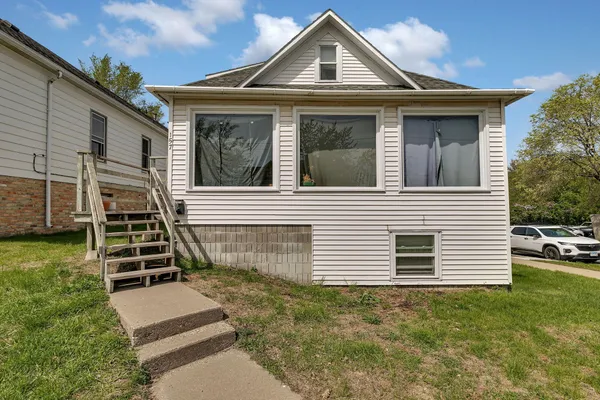 $189,900 | 157 10th Avenue North, Waite Park, MN 56387