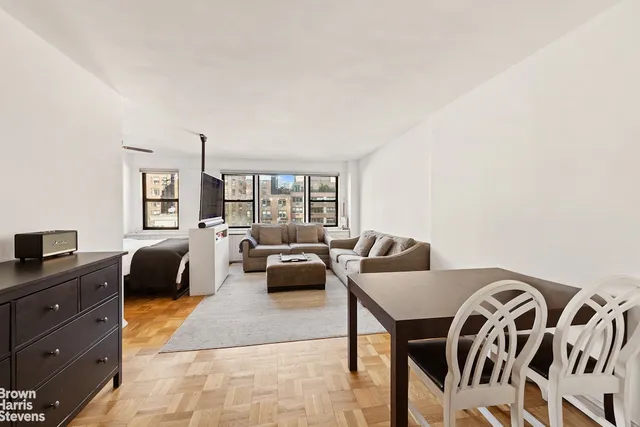 $379,000 | 345 East 52nd Street, Unit 9A | Midtown East